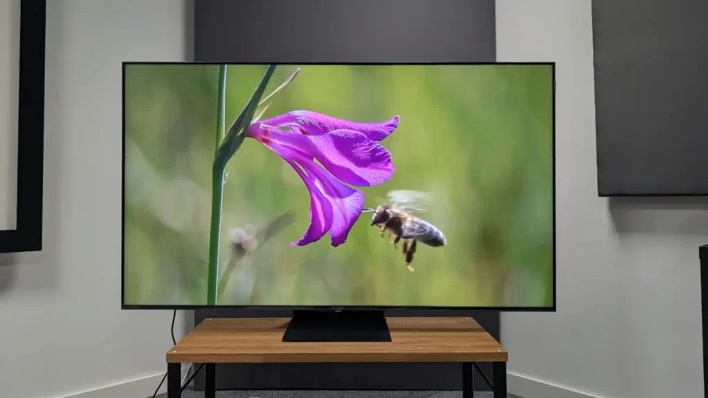 How to minimize glare on TCL QM6K TV top 5 methods