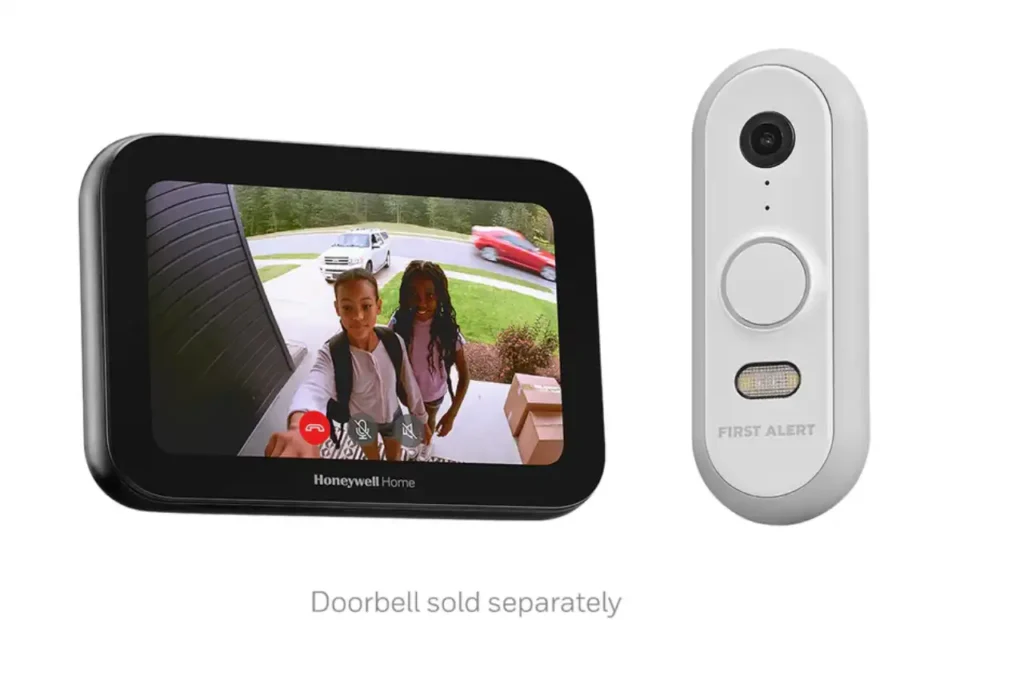 HVAC technician fixing thermostat not turning on problem