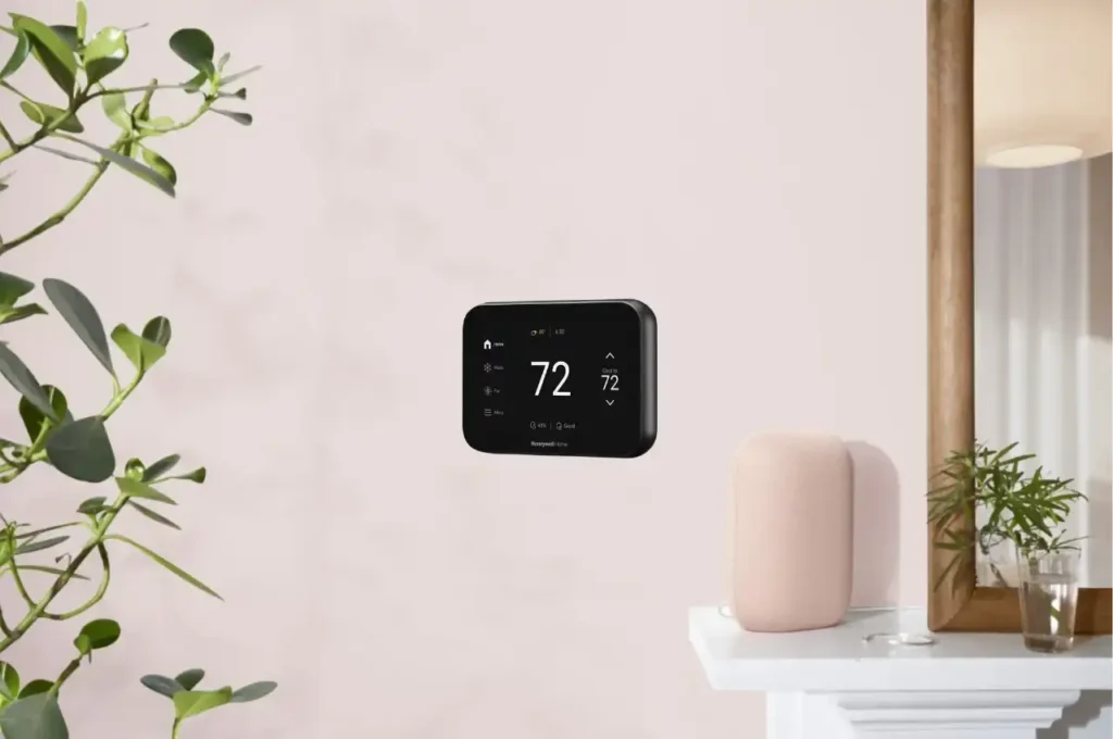 thermostat not turning on with blank screen on wall