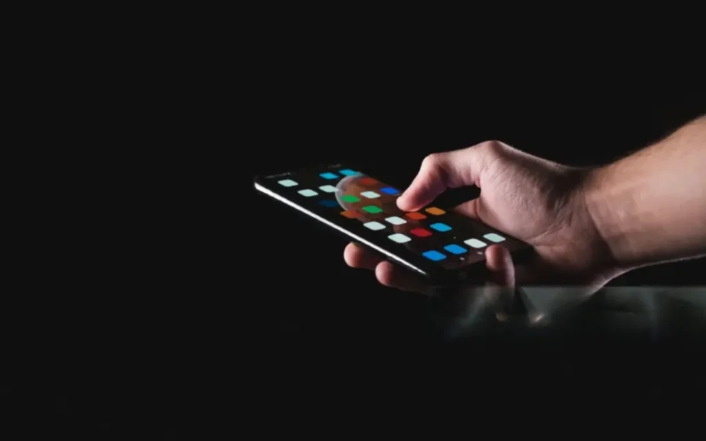 Android Private DNS settings screen showing Automatic option